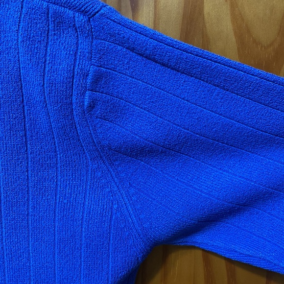 Sweater - Picture 12 of 12